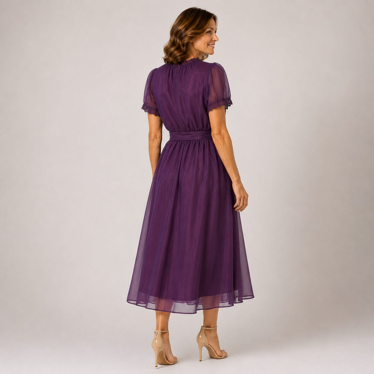FLAVIA | Maxi Vestido con Escote Gota y Borde de Encaje de Chifón