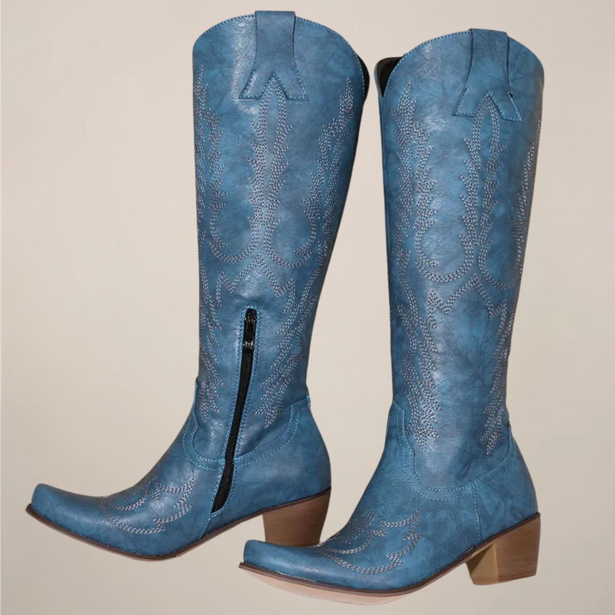 SAVANNAH™ | Botas camperas bordadas con tacón