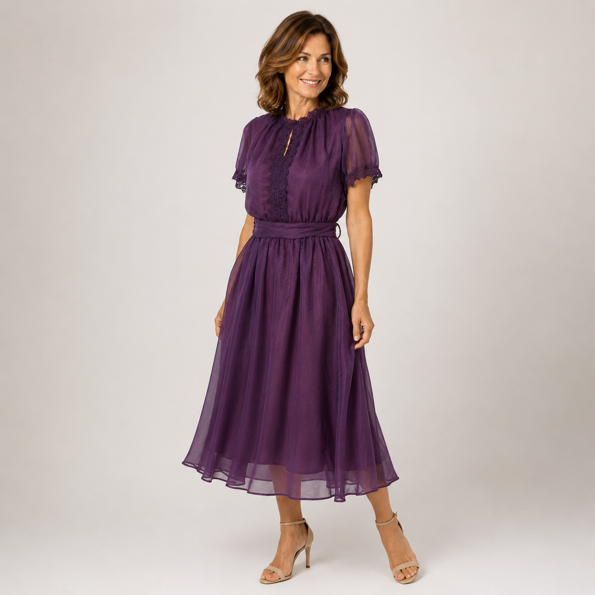 FLAVIA | Maxi Vestido con Escote Gota y Borde de Encaje de Chifón