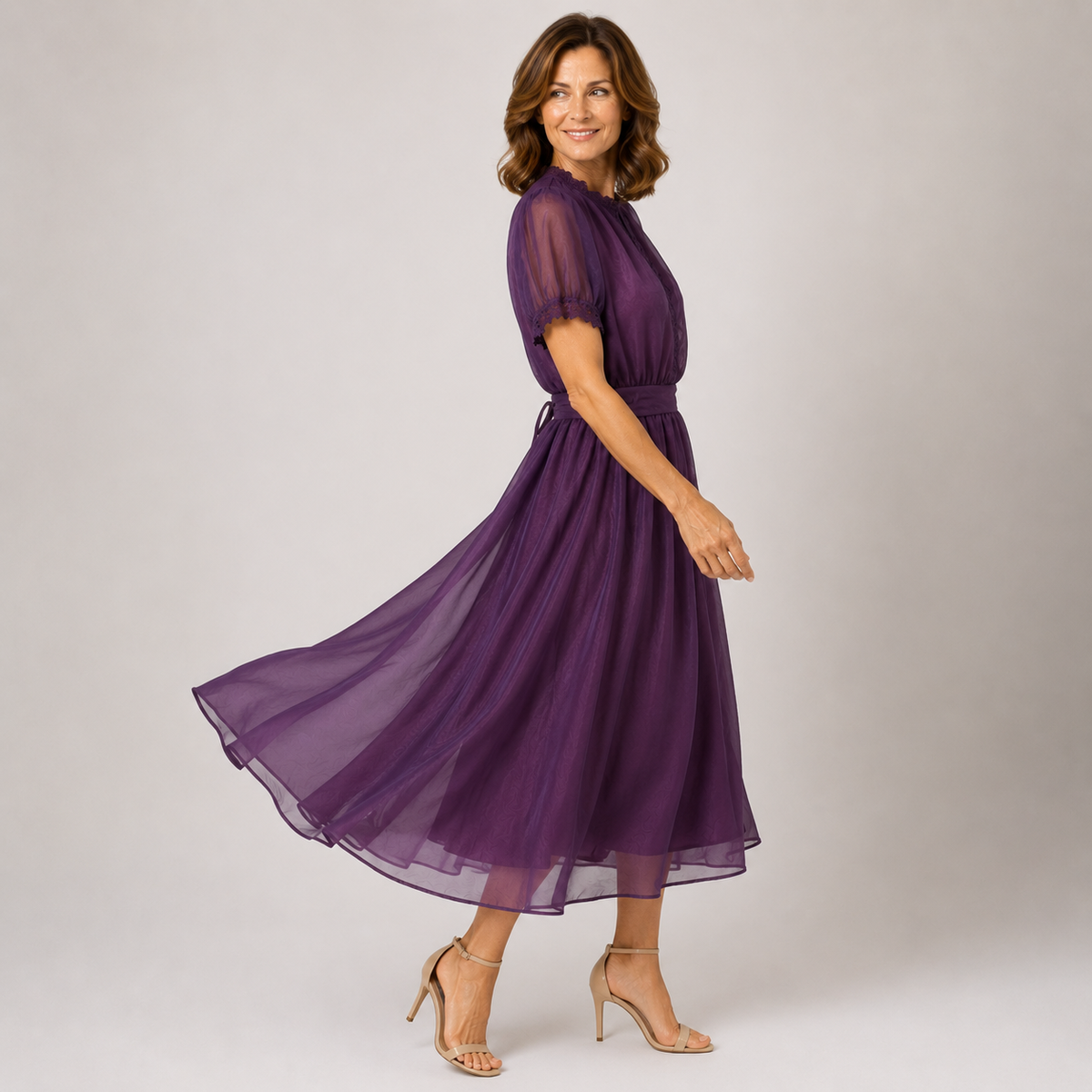 FLAVIA | Maxi Vestido con Escote Gota y Borde de Encaje de Chifón