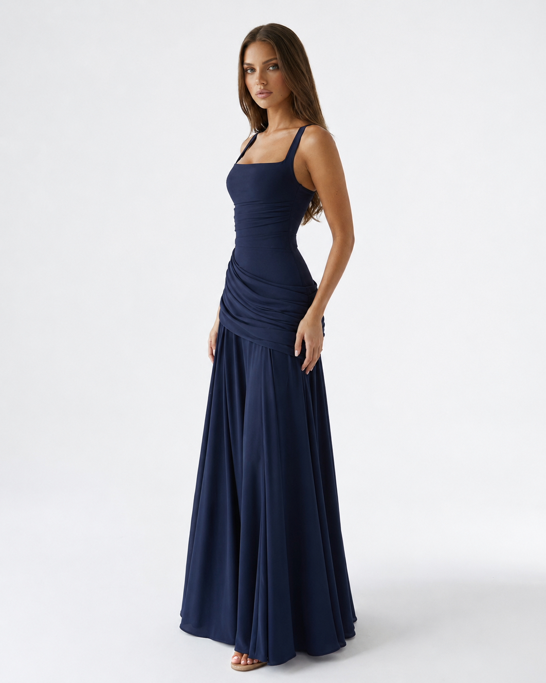 ENIE | Vestido maxi con escote cuadrado fruncido.
