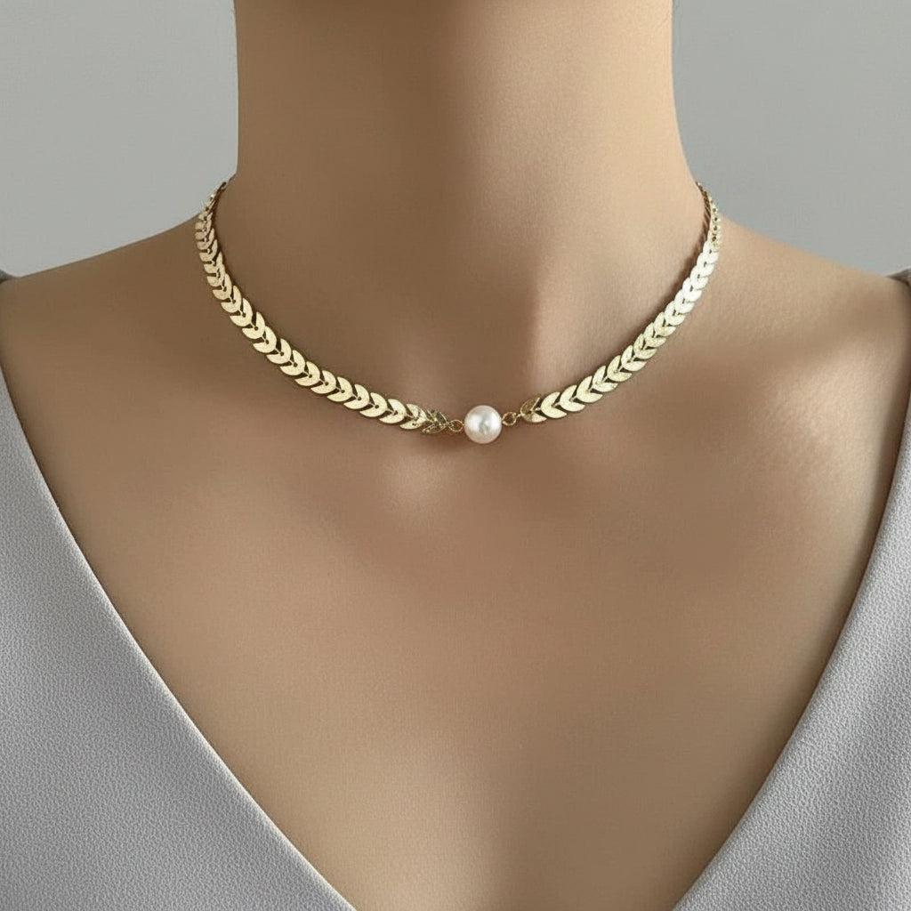 Collar griego con perla en oro