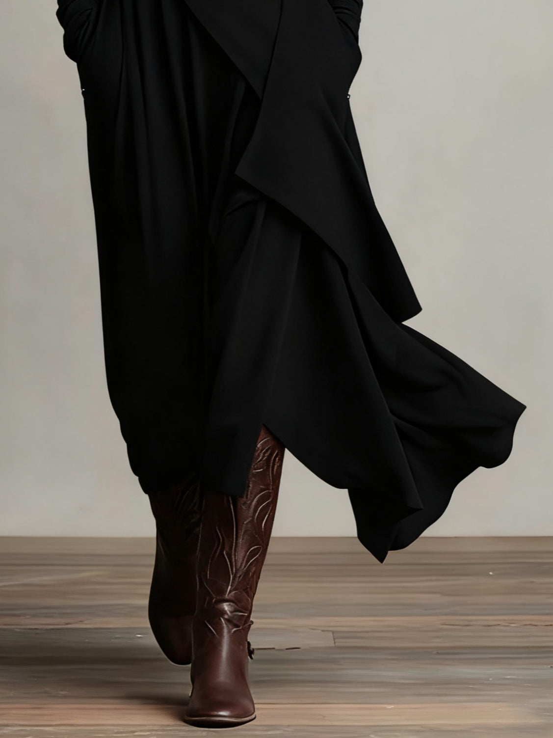 VICTORIA | Vestido Maxi Asimétrico Vintage de Cuello Alto