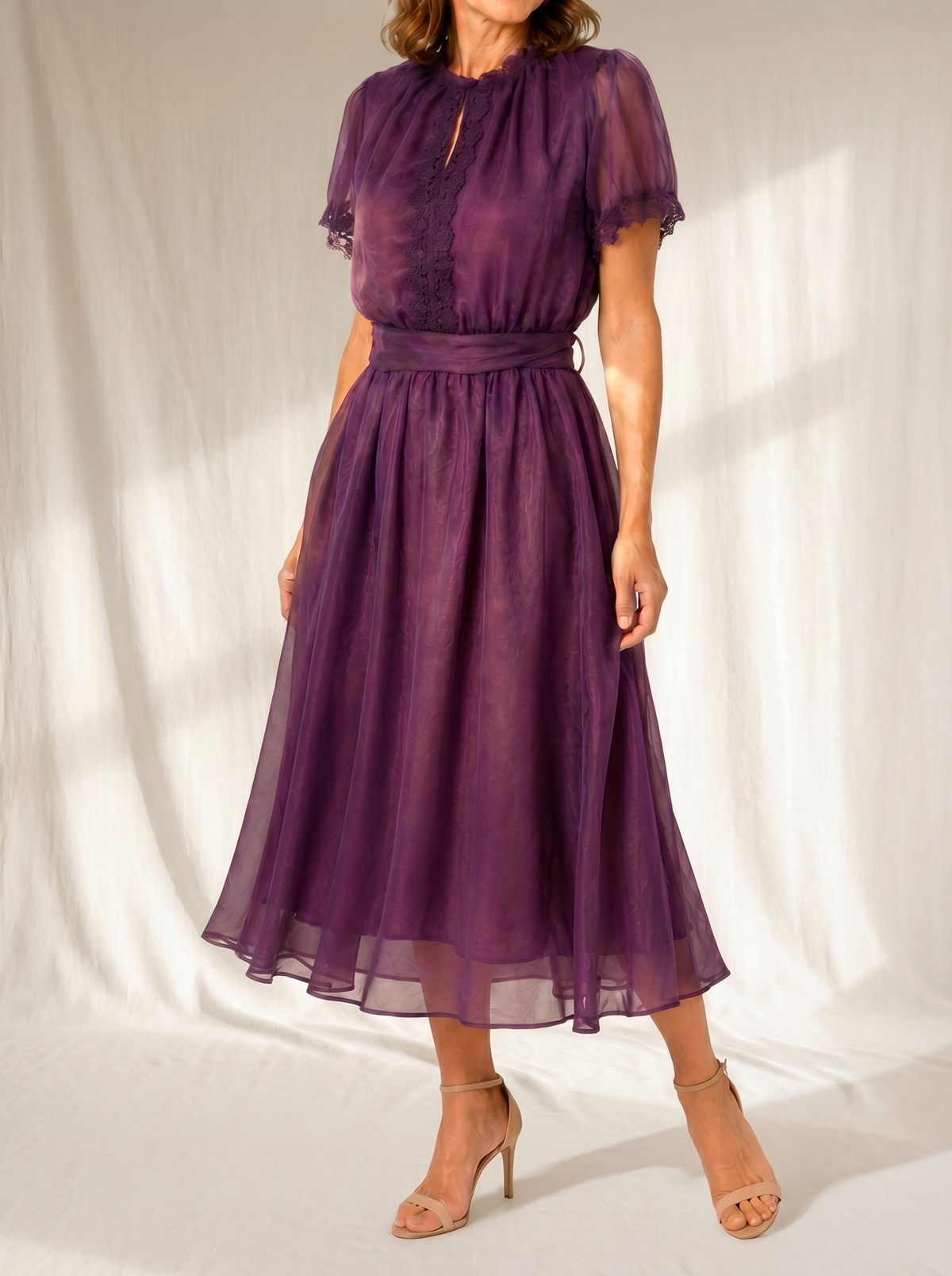 FLAVIA | Maxi Vestido con Escote Gota y Borde de Encaje de Chifón